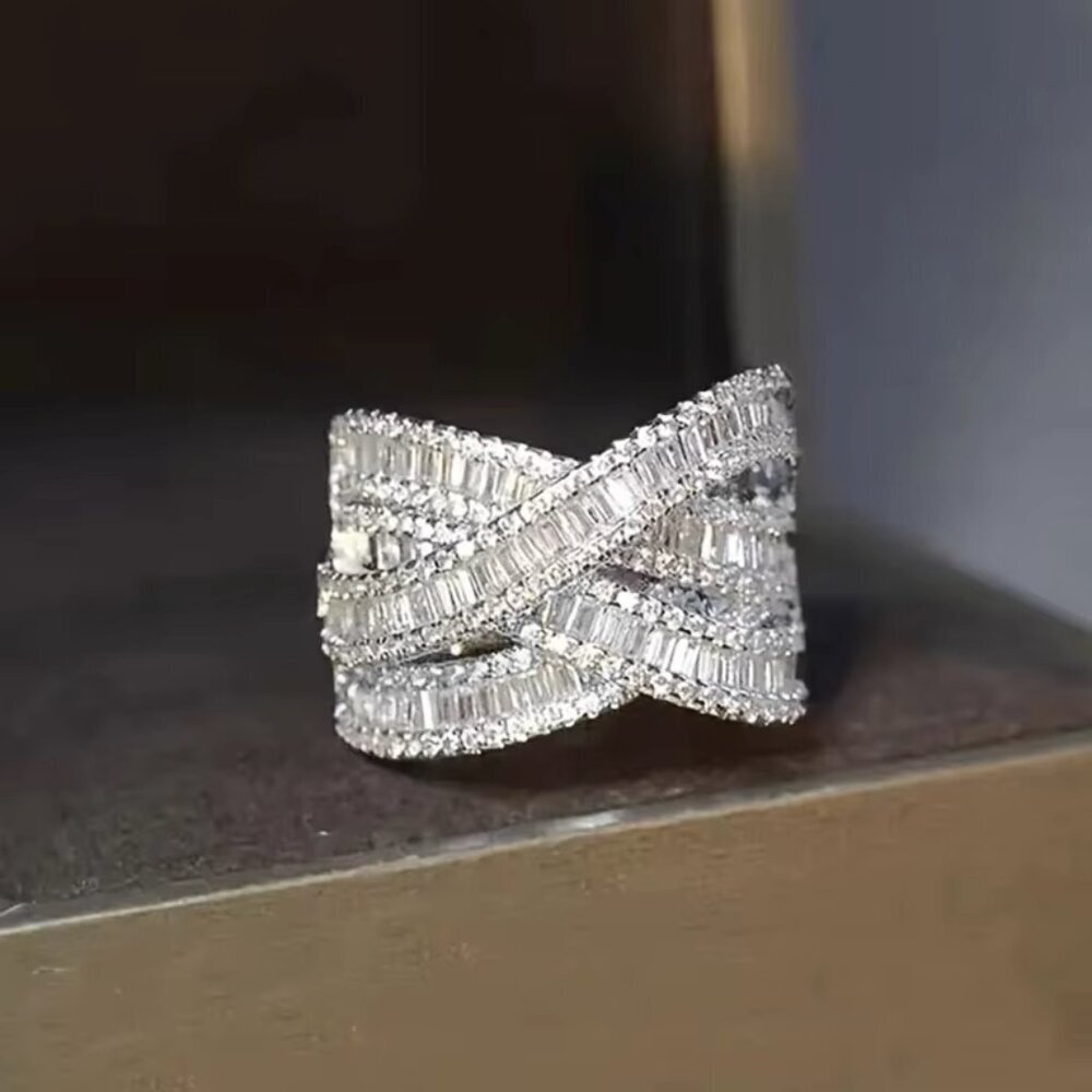 NEW 18k White Gold Baguette Diamond Ring Thick Wide Ring Band